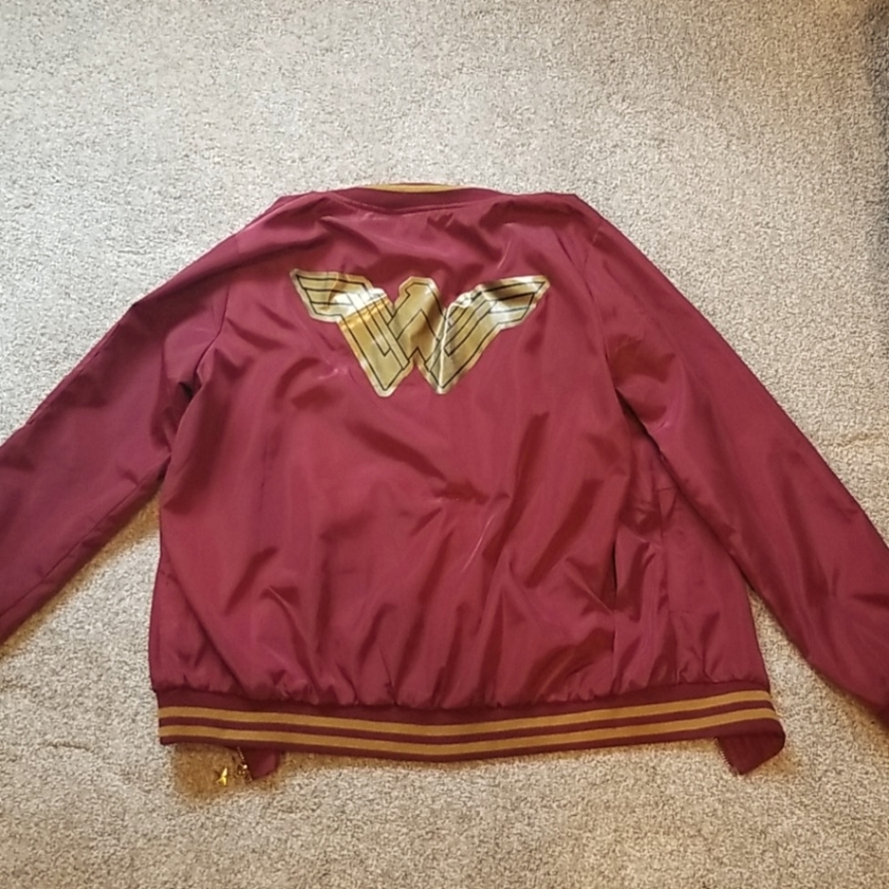Wonder woman limited edition Hot Topic windbreaker